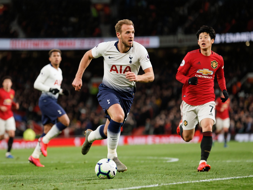 欧联杯8强诞生:曼联逆转 热刺晋级 穆帅悲情出局 相比曼联,热刺的逆转同样令人赞叹,但这支