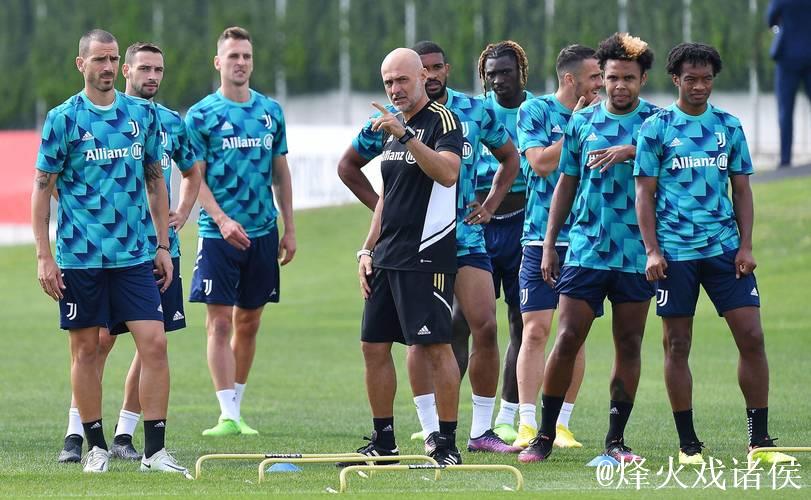 记者丨菲尔克鲁格和弗拉霍维奇……