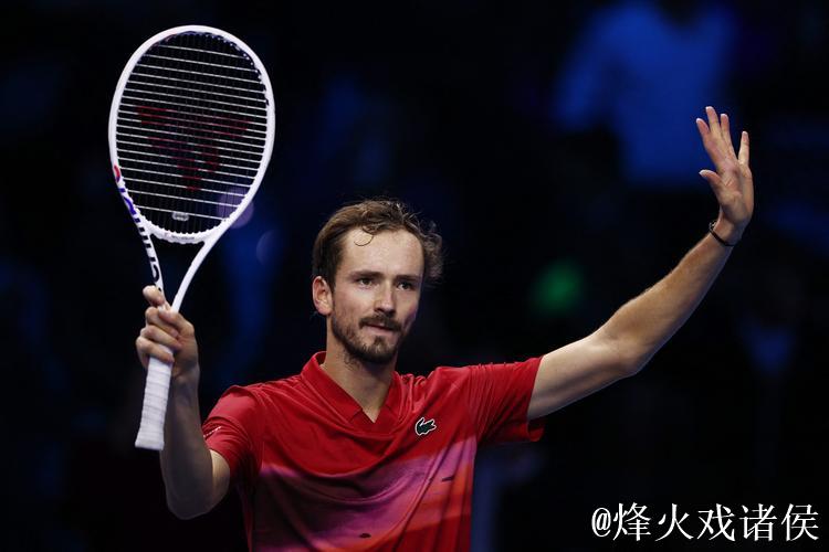 ATP巴黎大师赛:梅德韦杰夫顺利过关,阿利亚西姆逆转晋级 ATP巴黎大师赛:梅德韦杰夫顺利过关,阿利亚西姆逆转晋级